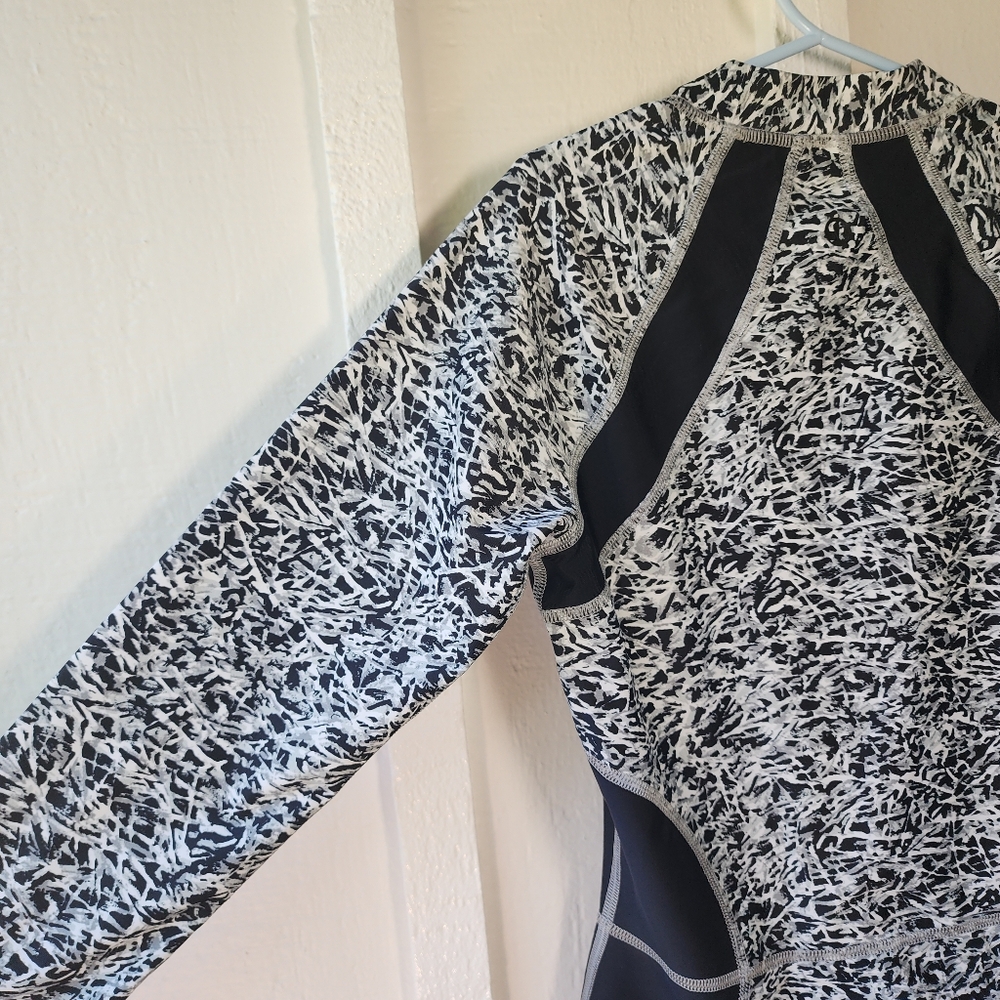 Lululemon Suns Out Rash Guard Mini Ripple White Seal Grey/Black - Picture 9 of 16